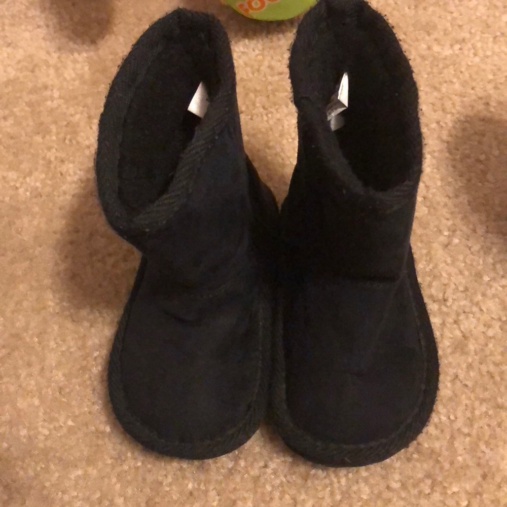 Boots size 4 toddler girls